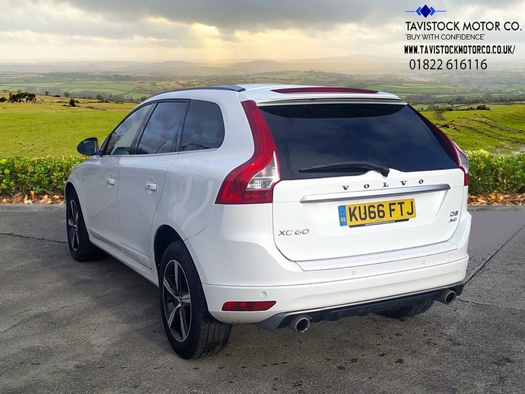 Volvo XC60 2.4L R-design Lux Nav White #6