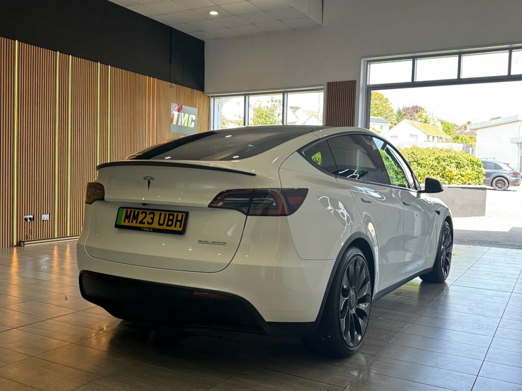 Tesla Model Y Dual Motor Performance Suv 4Wd MM23UBH White #5