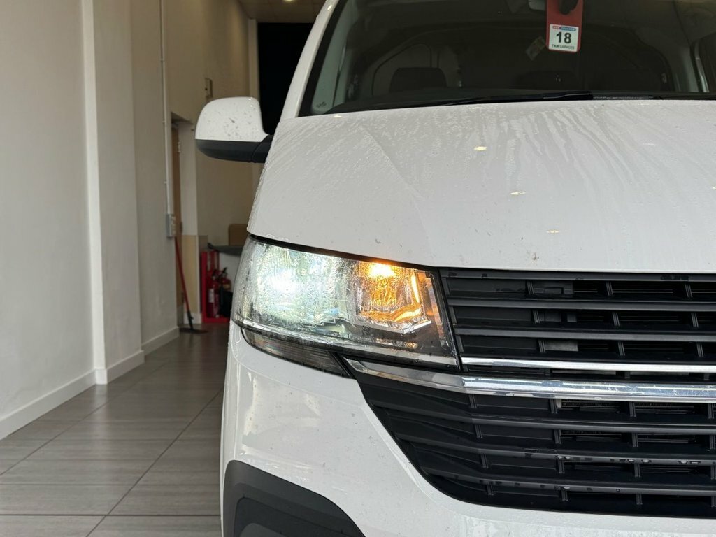 Volkswagen Transporter 2.0 Tdi T28 Highline Panel Van Dsg Fwd YG24MKY White #5