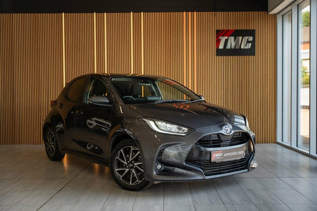 Toyota Yaris 1.5 Vvt-h Design Hatchback Hybrid E-cvt LL23VKM Grey