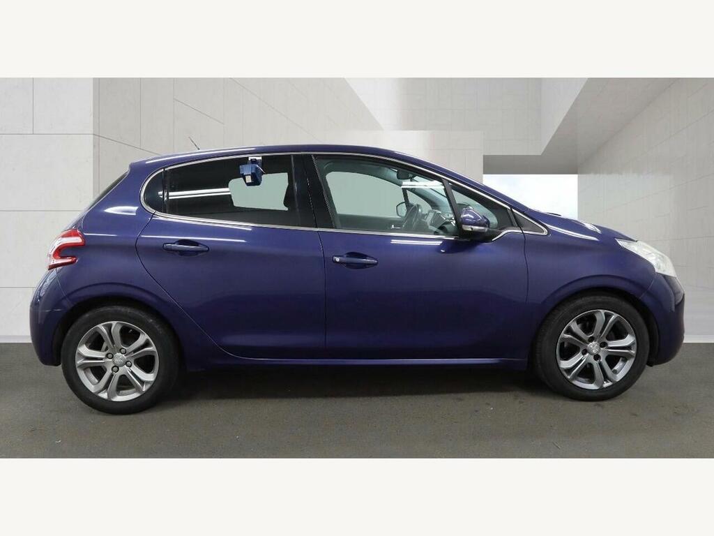 Peugeot 208 Allure Pink #6