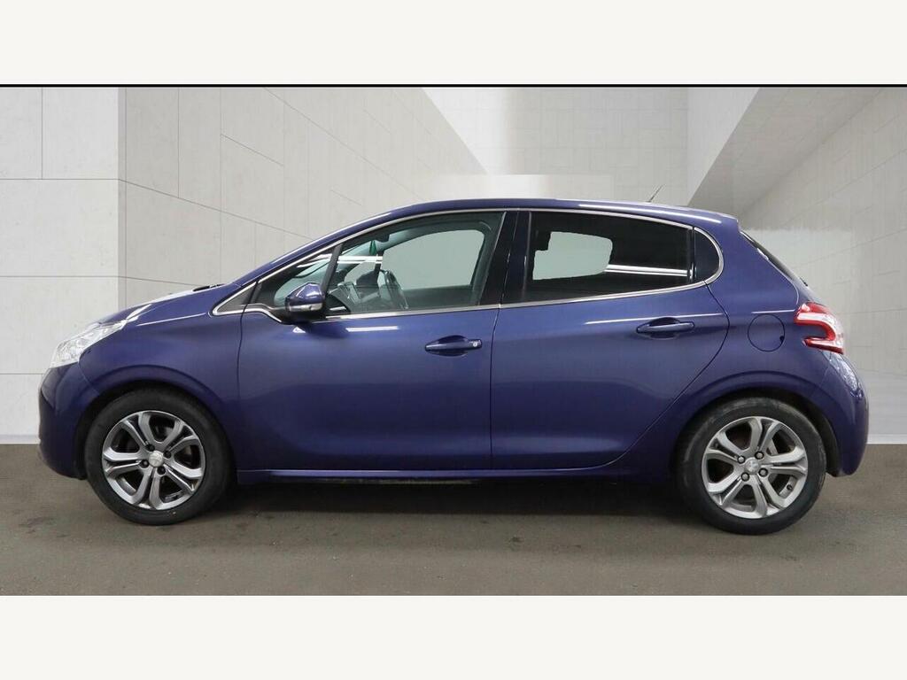 Peugeot 208 Allure Pink #5