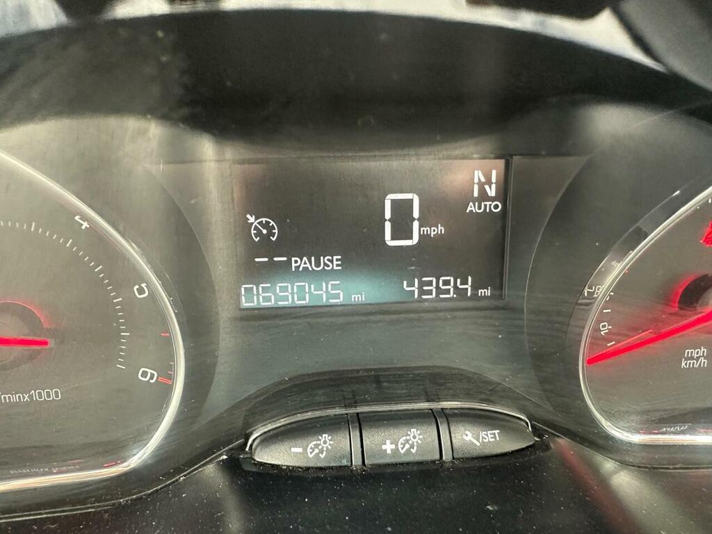 Peugeot 208 1.2 Vti Active Euro 5 Grey #49