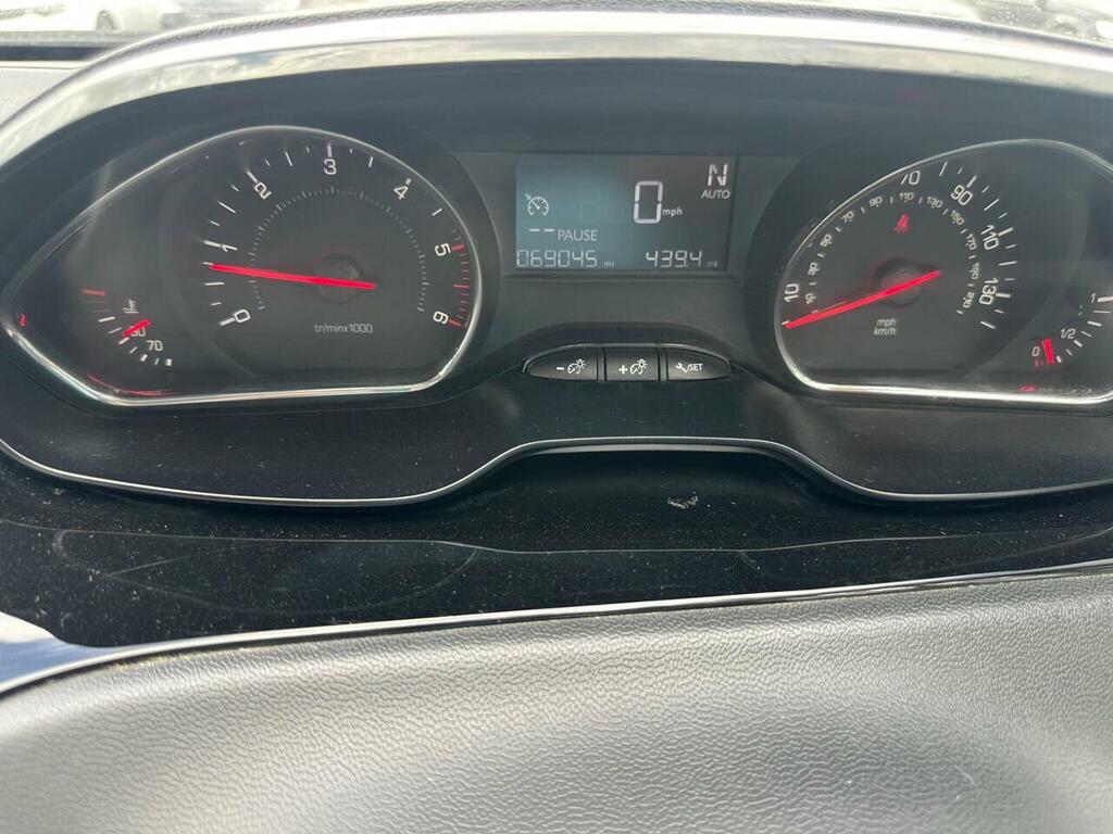 Peugeot 208 1.2 Vti Active Euro 5 Grey #52