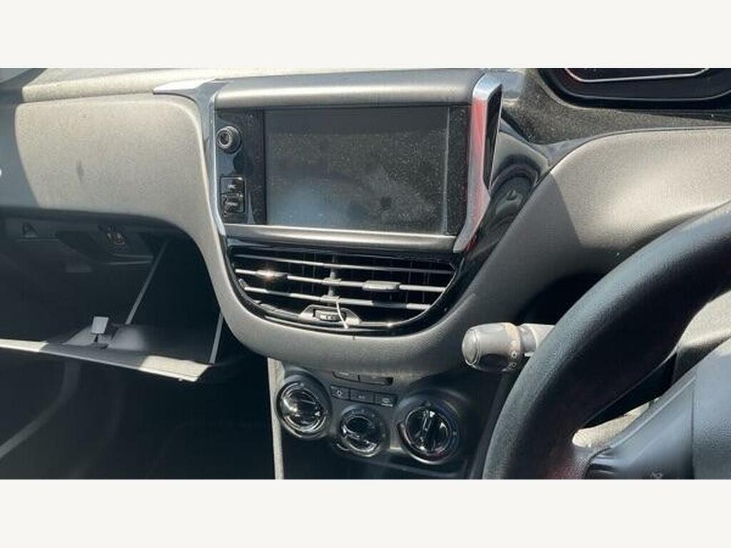 Peugeot 208 1.2 Vti Access Euro 5 White #9