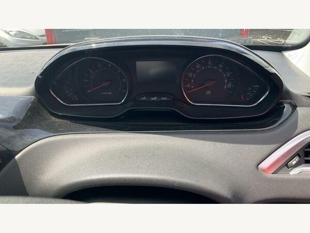 Peugeot 208 1.2 Vti Access Euro 5 White #8