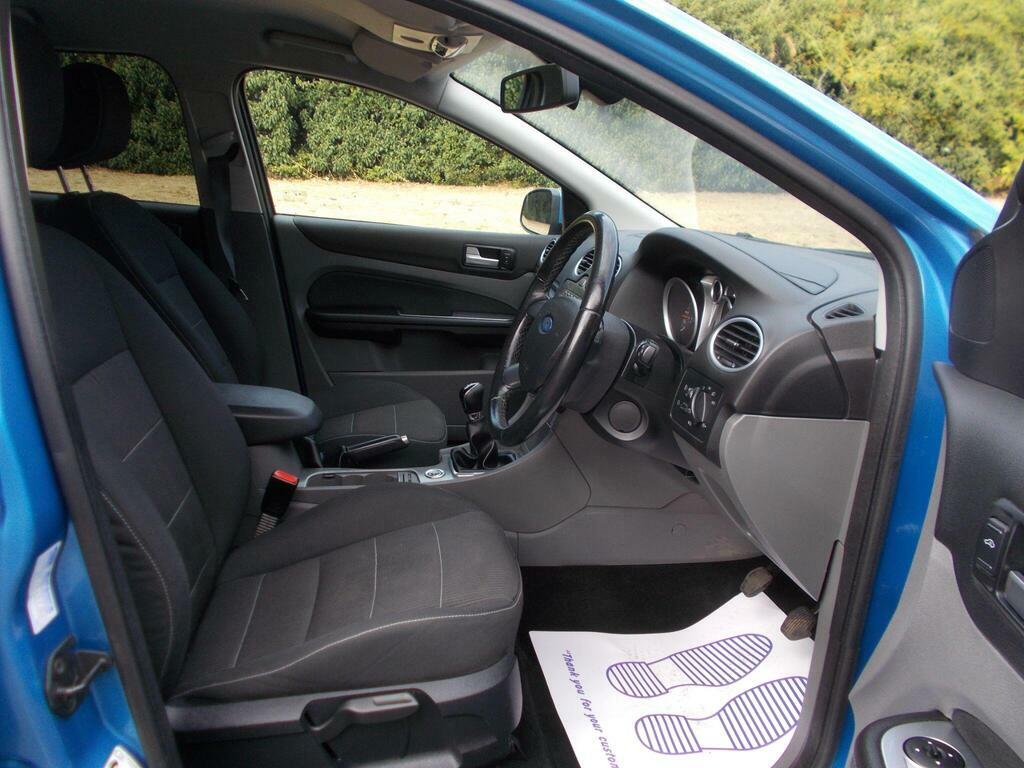 Ford Focus 1.6 Zetec S. Sporty Family Car Blue Blue #19