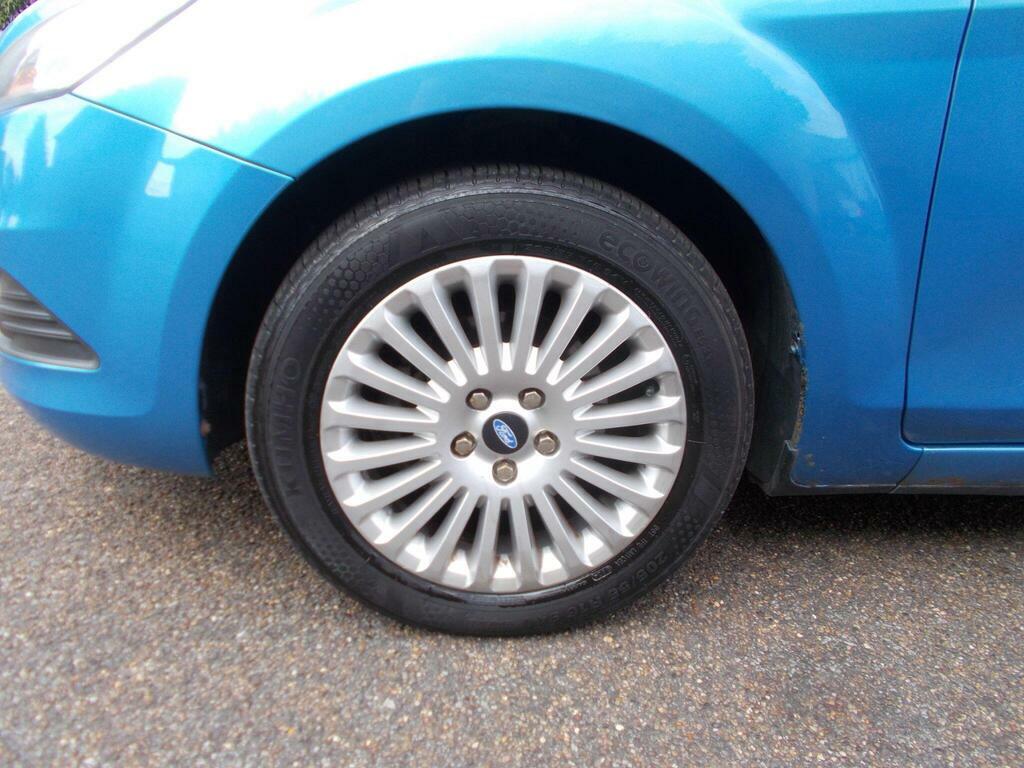 Ford Focus 1.6 Zetec S. Sporty Family Car Blue Blue #30
