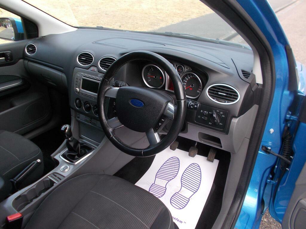 Ford Focus 1.6 Zetec S. Sporty Family Car Blue Blue #11