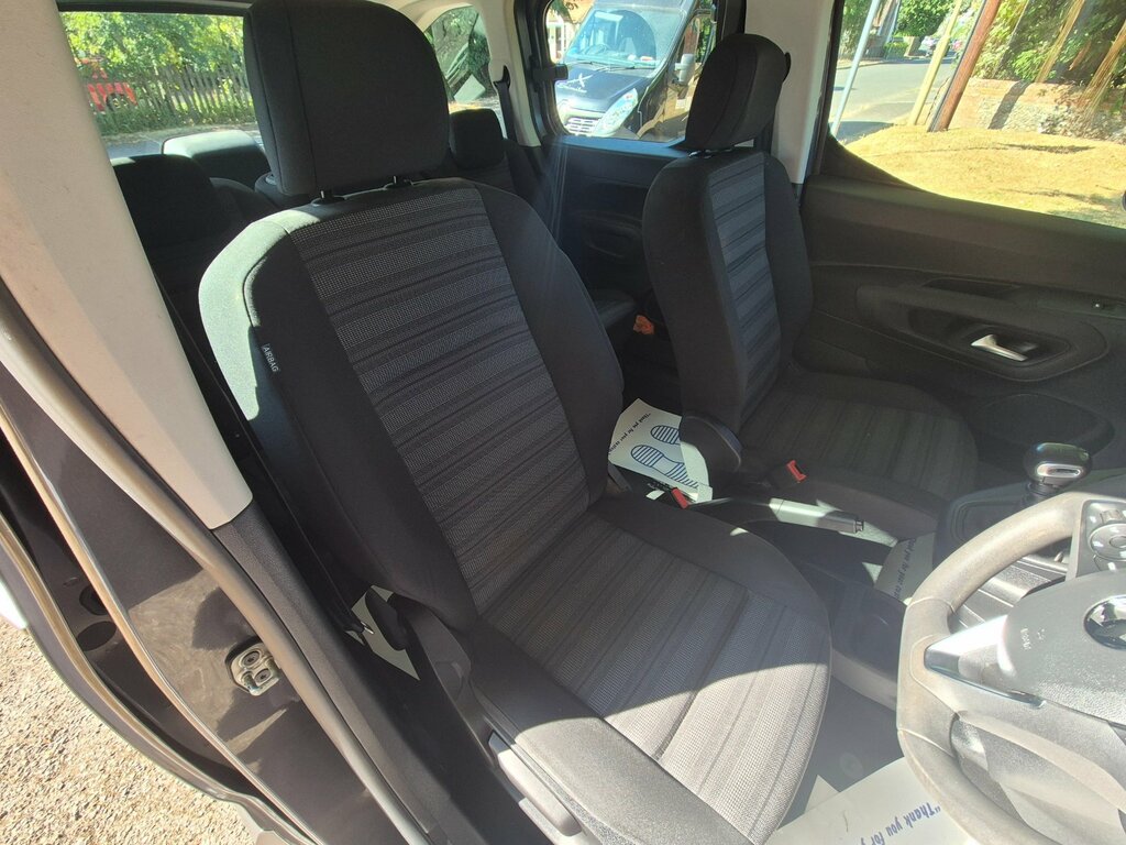 Vauxhall Combo Life 1.5 Turbo D Energy 7 Seat Black #17