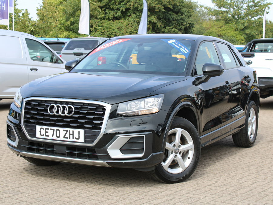 Audi Q2 30 Tfsi Technik Black #2