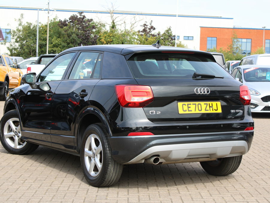 Audi Q2 30 Tfsi Technik Black #5