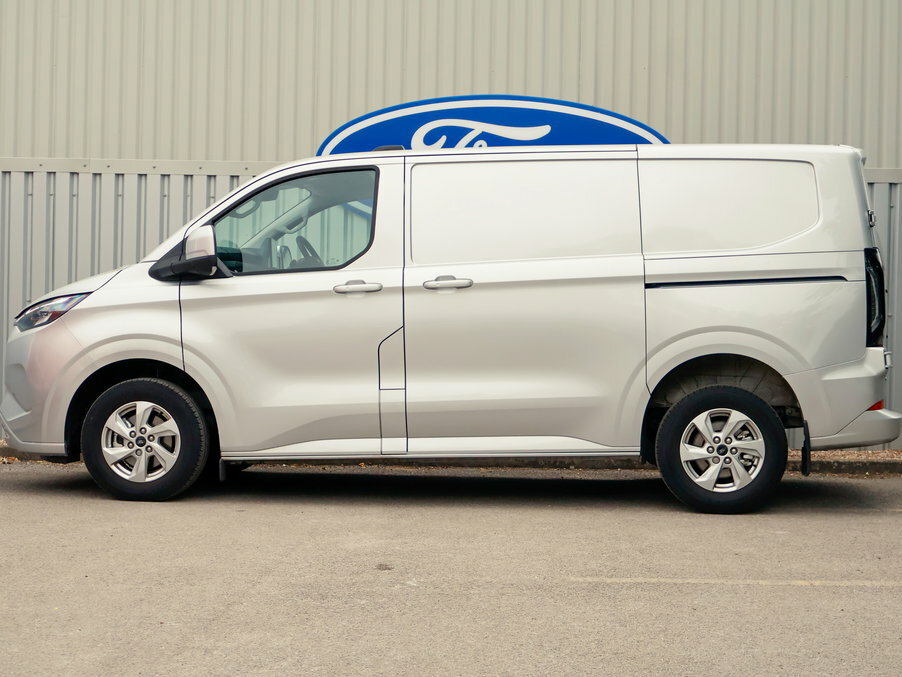 Ford Transit Custom 2.5 Phev 232Ps H1 Van Limited WN26SYT Silver #3