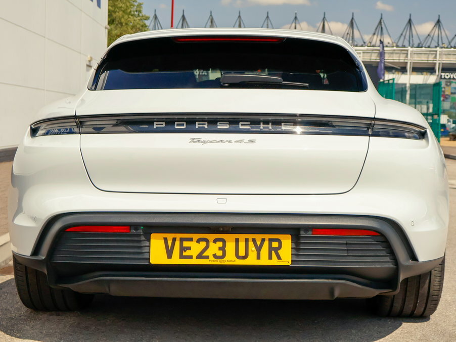 Porsche Taycan 420Kw 4S 93Kwh VE23UYR White #5