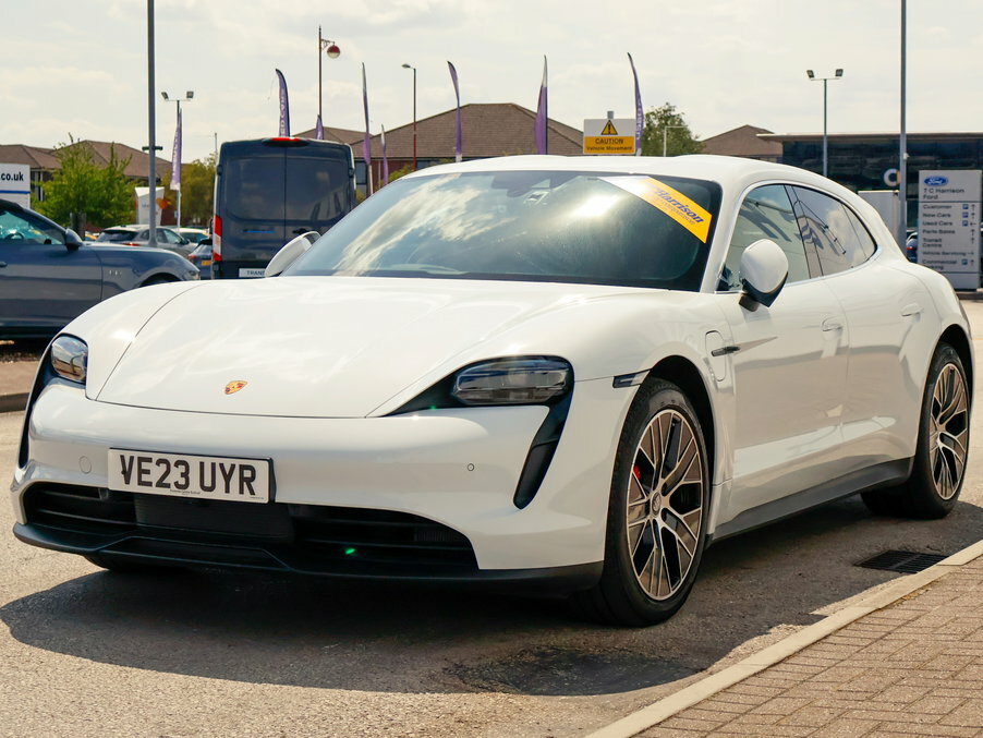 Porsche Taycan 420Kw 4S 93Kwh VE23UYR White #4