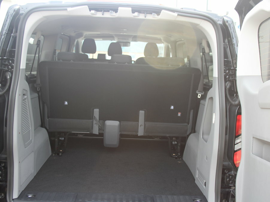 Ford Transit Custom 2.5 Phev 232Ps H1 Kombi Limited 9 Seater WR75YZZ Black #6