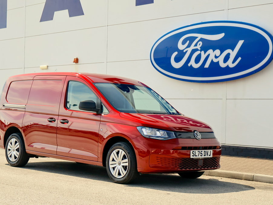 Volkswagen Caddy Maxi 2.0 Tdi 102 Commerce Pro Van Assistance Red