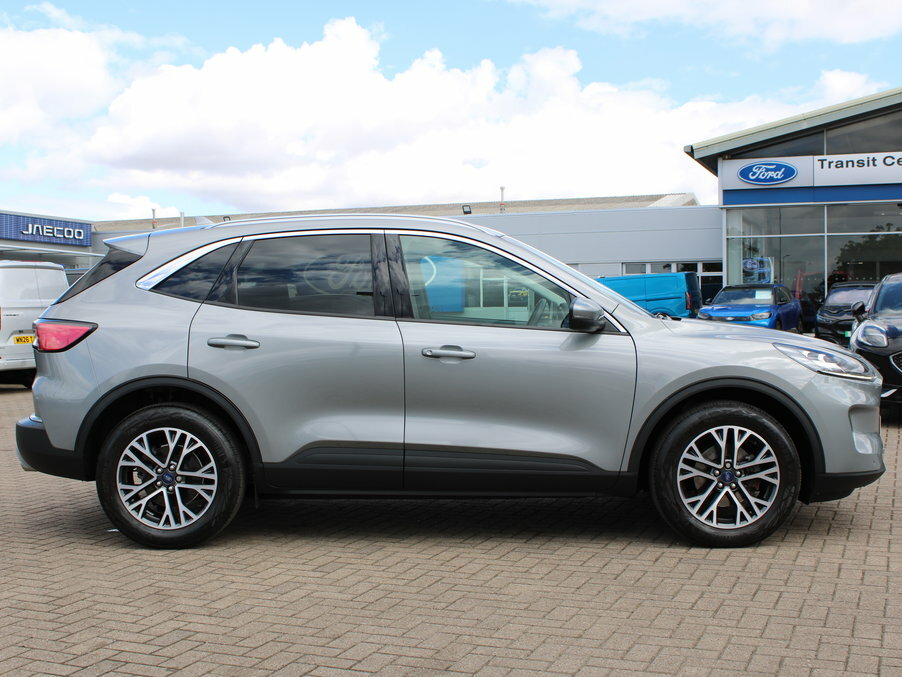 Ford Kuga 1.5 Ecoboost 150 Titanium Edition EO23XFR Silver #4
