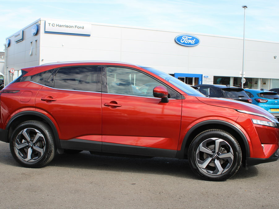 Nissan Qashqai 1.3 Dig-t Mh N-connecta Glass Roof Red #4