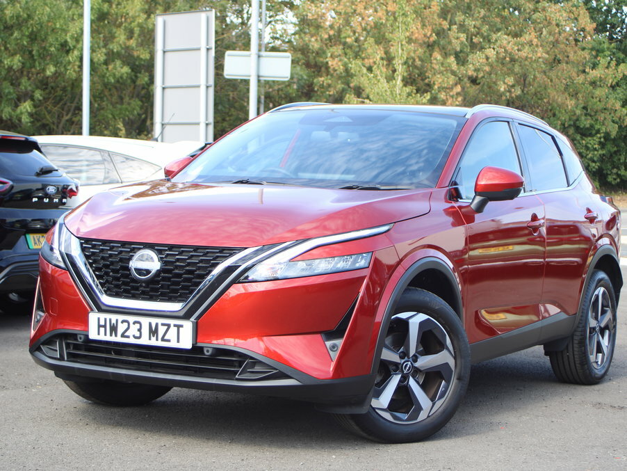 Nissan Qashqai 1.3 Dig-t Mh N-connecta Glass Roof Red #2