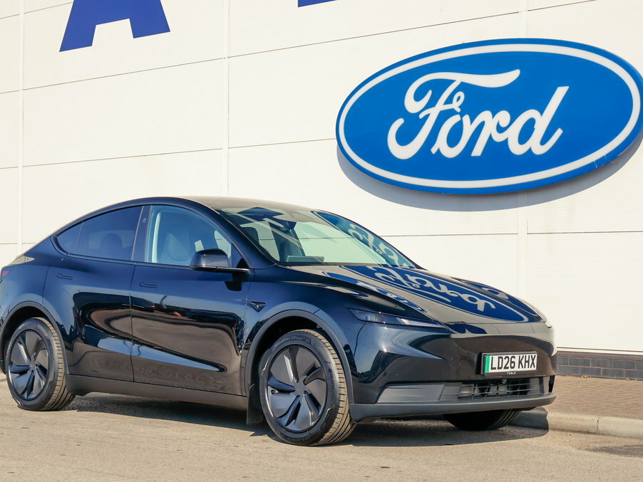 Tesla Model Y Long Range Rwd Textile Vegan Leather Black