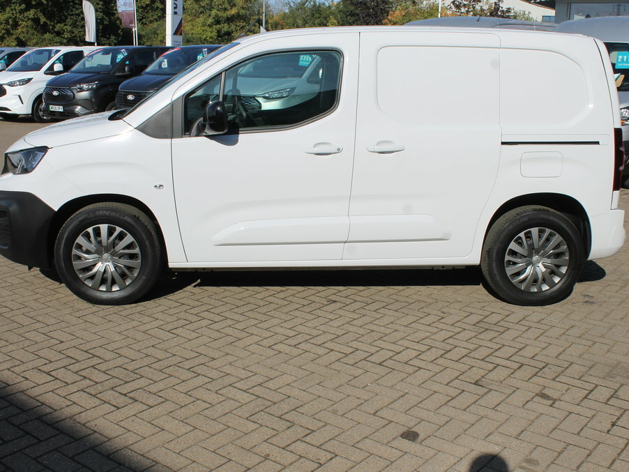 Peugeot E-Partner 800 100Kw 50Kwh Asphalt Premium Van White #4