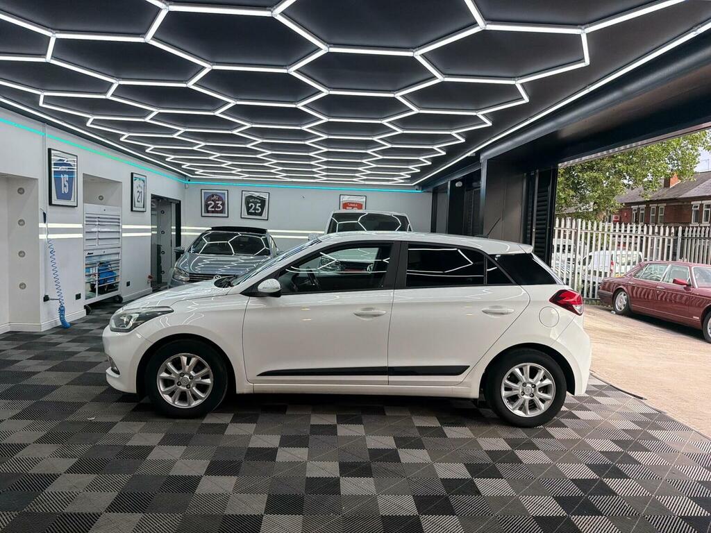 Hyundai I20 1.2 Go Euro 6 White #6