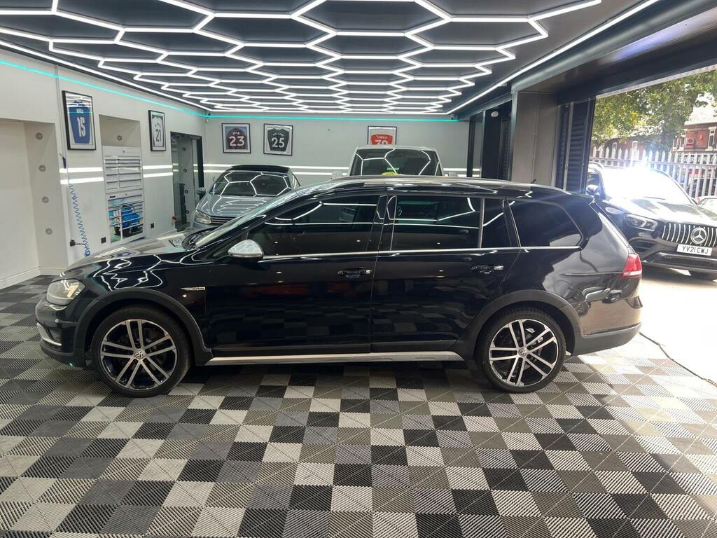 Volkswagen Golf Alltrack Estate 2.0 Tdi Bluemotion Tech Alltrack Dsg 4Motio Black #6
