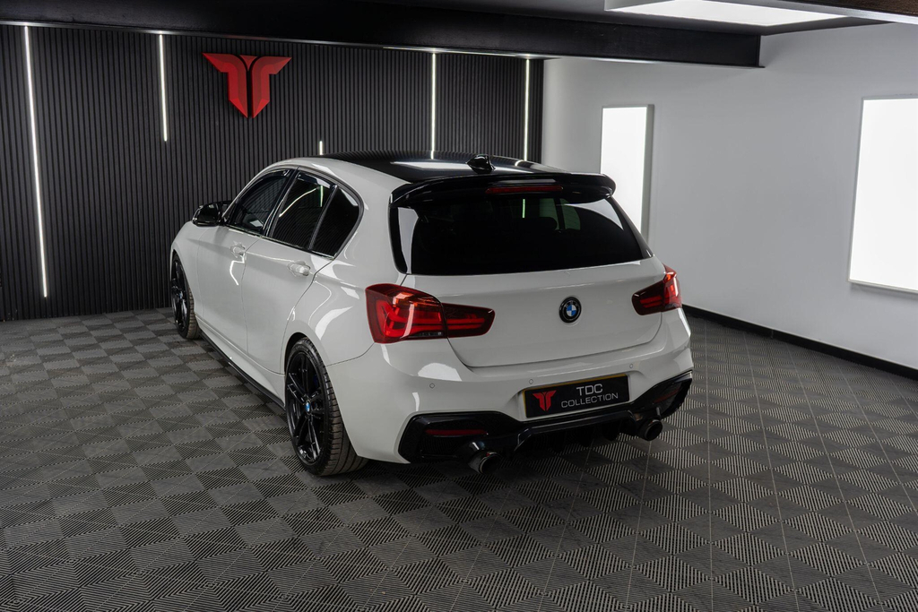 BMW 1 Series Hatchback MM68JYT White #2