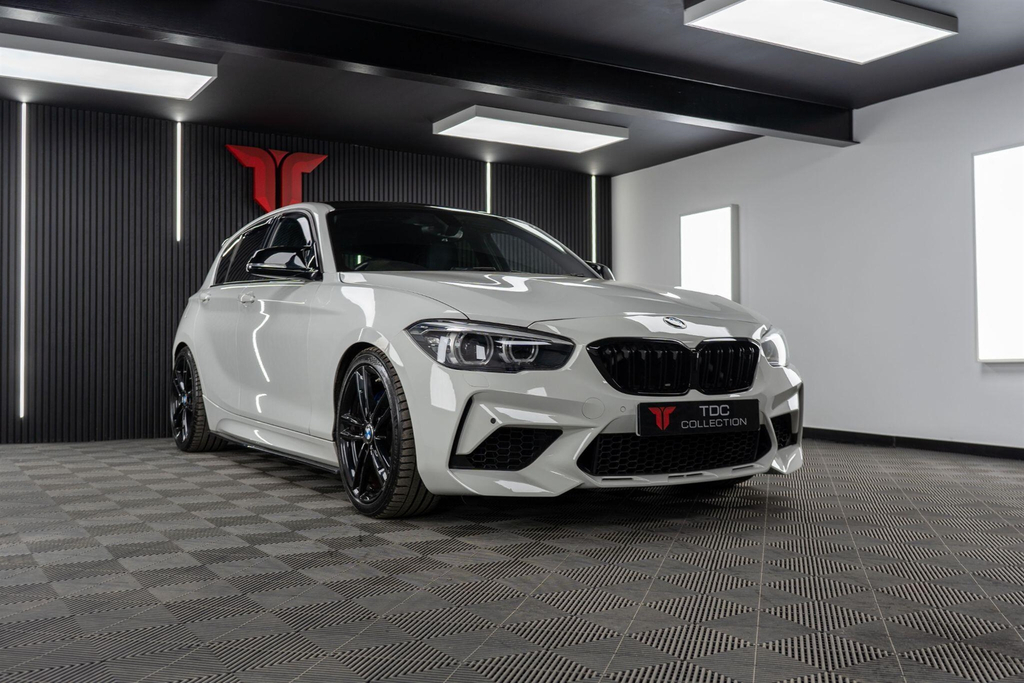 BMW 1 Series Hatchback MM68JYT White #4