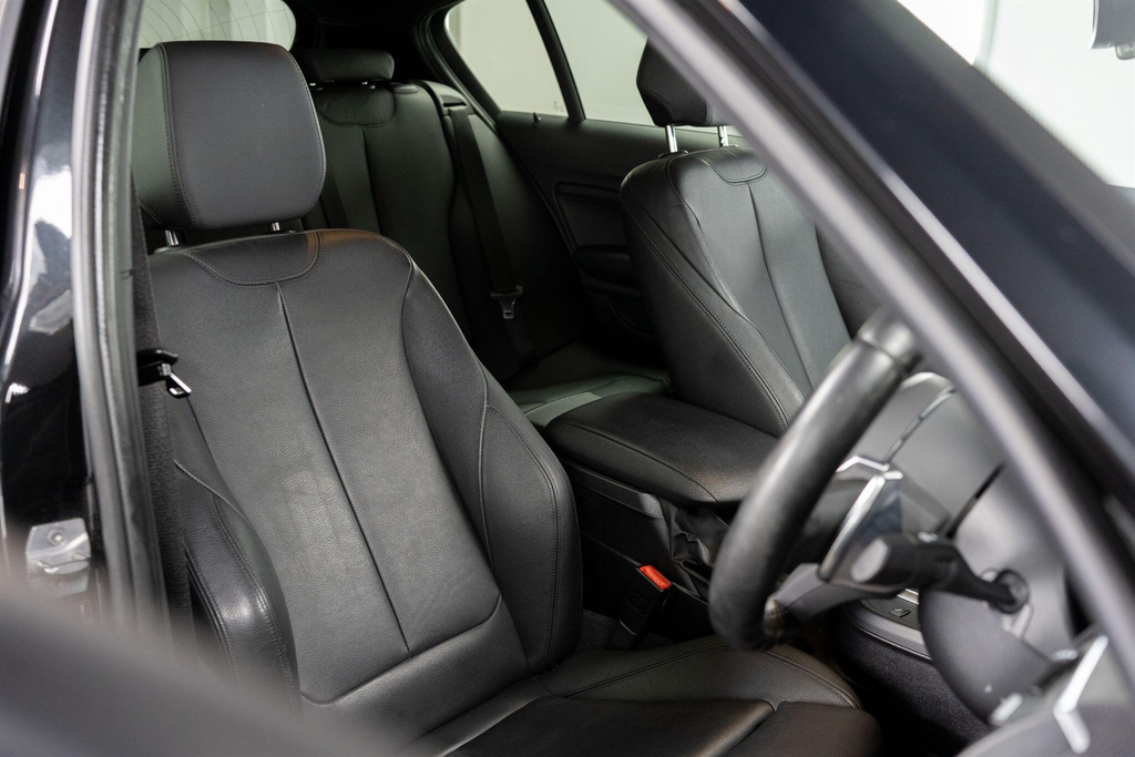 BMW 1 Series 1.5 118I Sport Euro 6 Ss Silver #32
