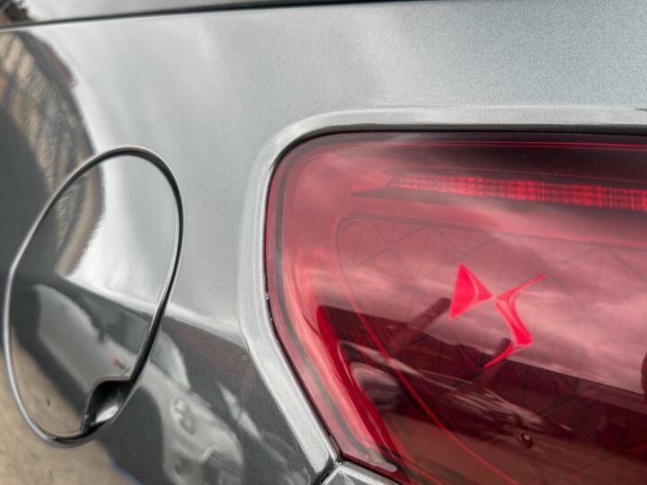 Citroen DS3 E-hdi Airdream Dsport Red 3-Door White #16