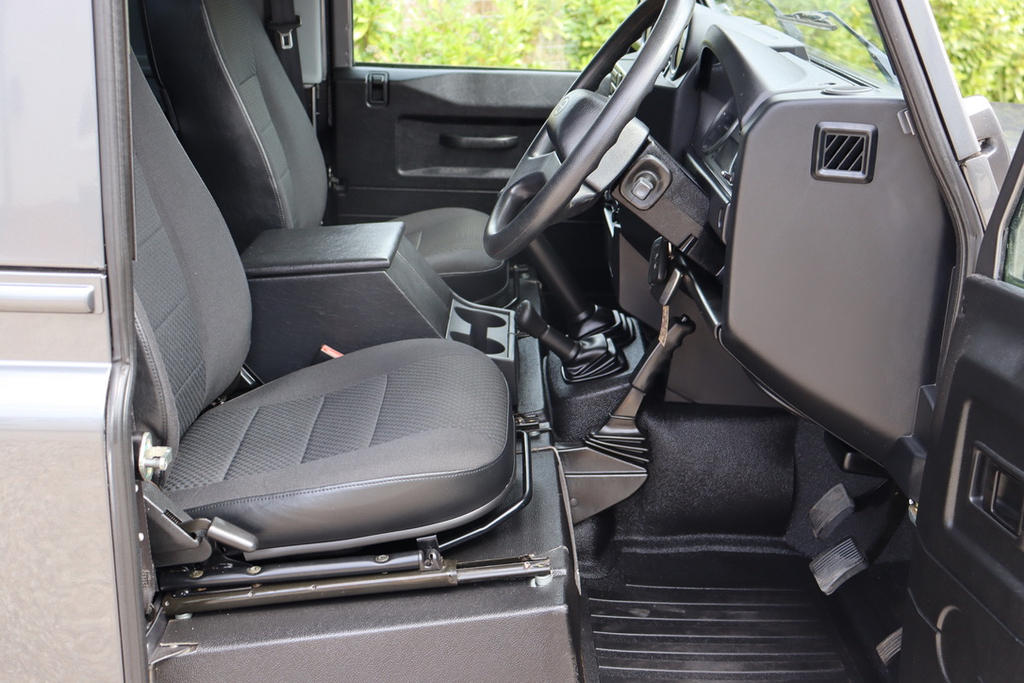 Land Rover Defender 90 90 2.2 Tdci Hard Top  #5