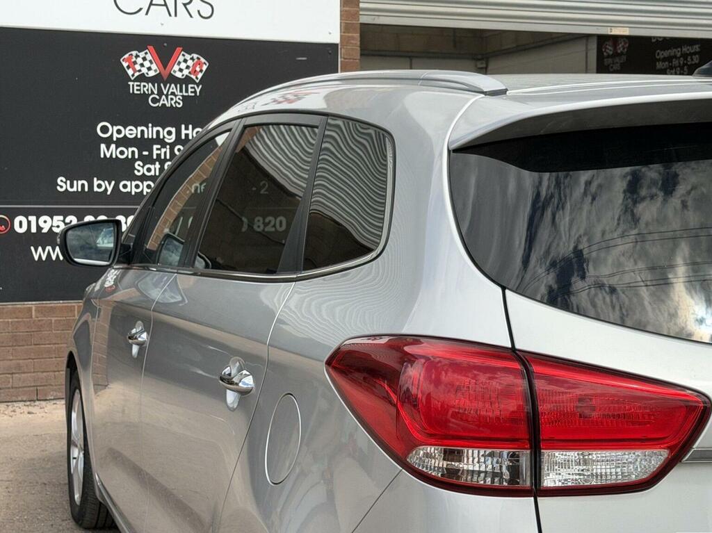 Kia Carens Mpv 1.6 Gdi Ecodynamics 1 2014 Black #74