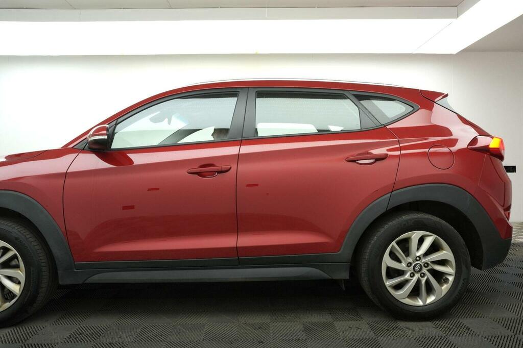Hyundai Tucson 1.6 Gdi Blue Drive Se Nav Euro 6 Ss Red #5