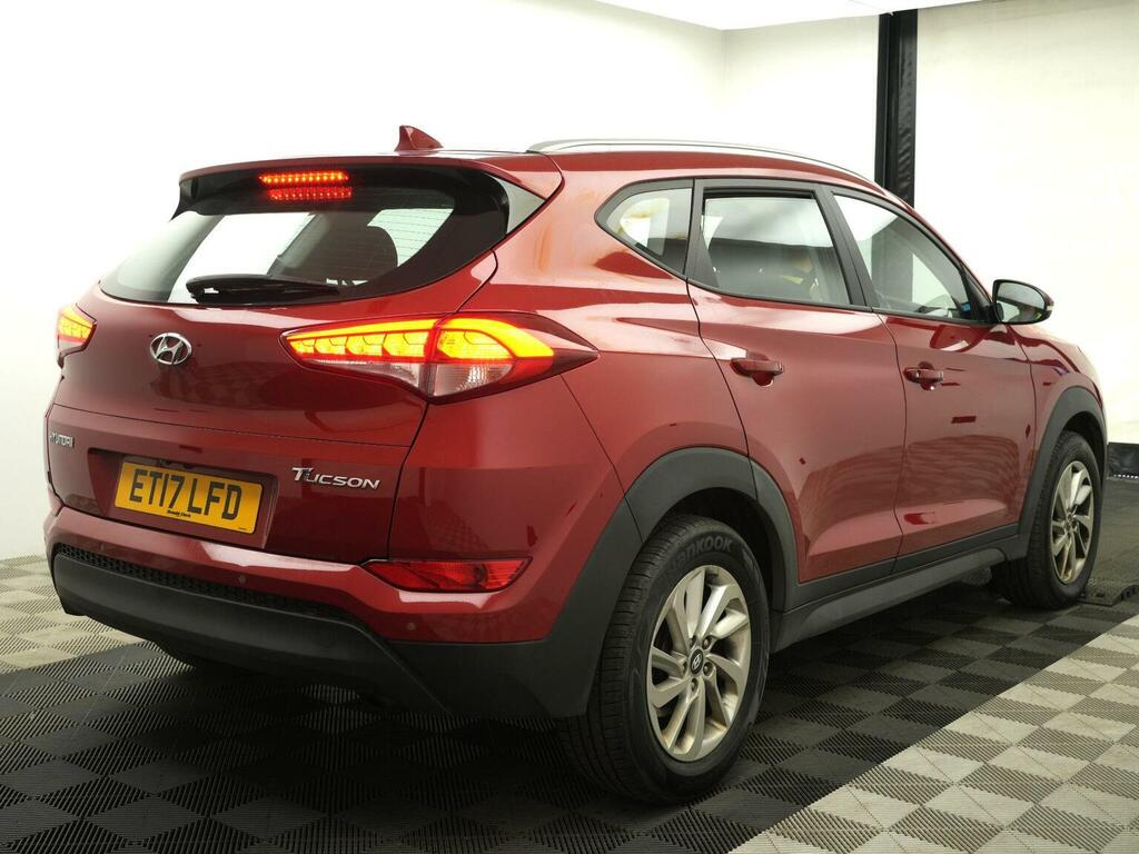 Hyundai Tucson 1.6 Gdi Blue Drive Se Nav Euro 6 Ss Red #4