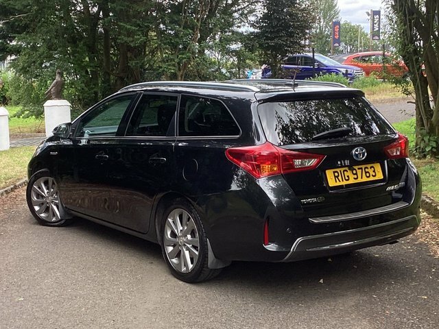 Toyota Auris Vvt-h Excel Touring Sports Black #2