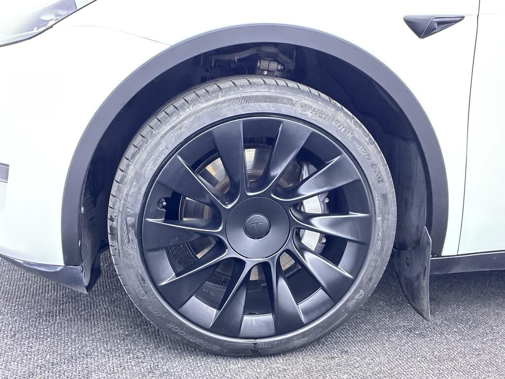 Tesla Model Y Long Range White #4