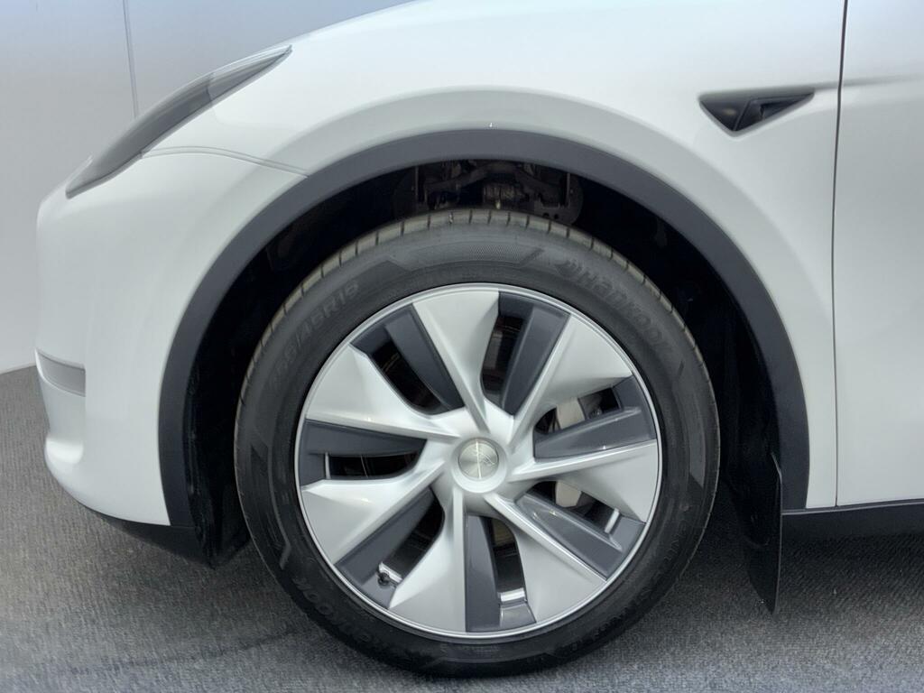 Tesla Model Y Dual Motor Long Range 4Wde White #4