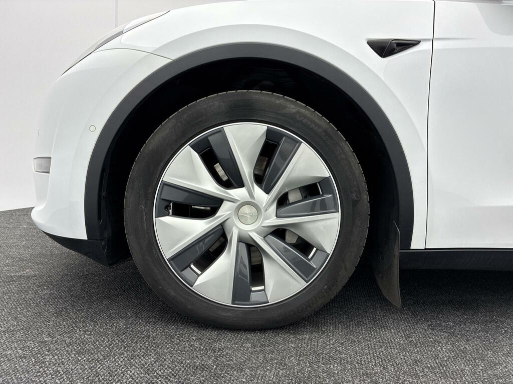 Tesla Model Y Dual Motor Long Range 4Wde  White #4