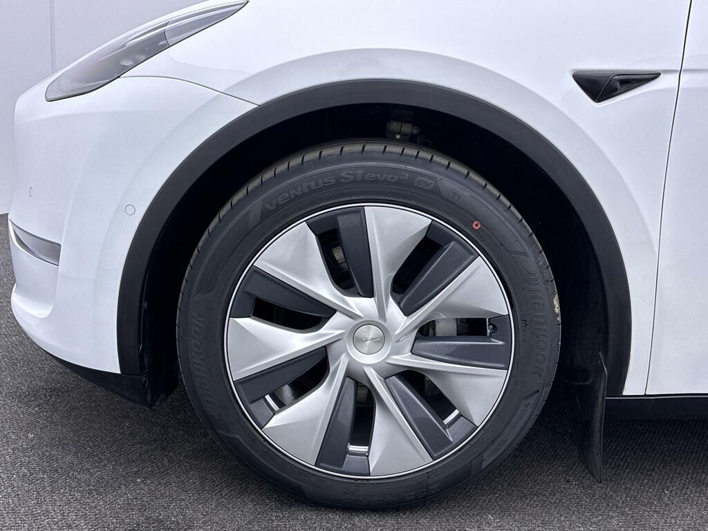 Tesla Model Y Dual Motor Long Range 4Wde White #5