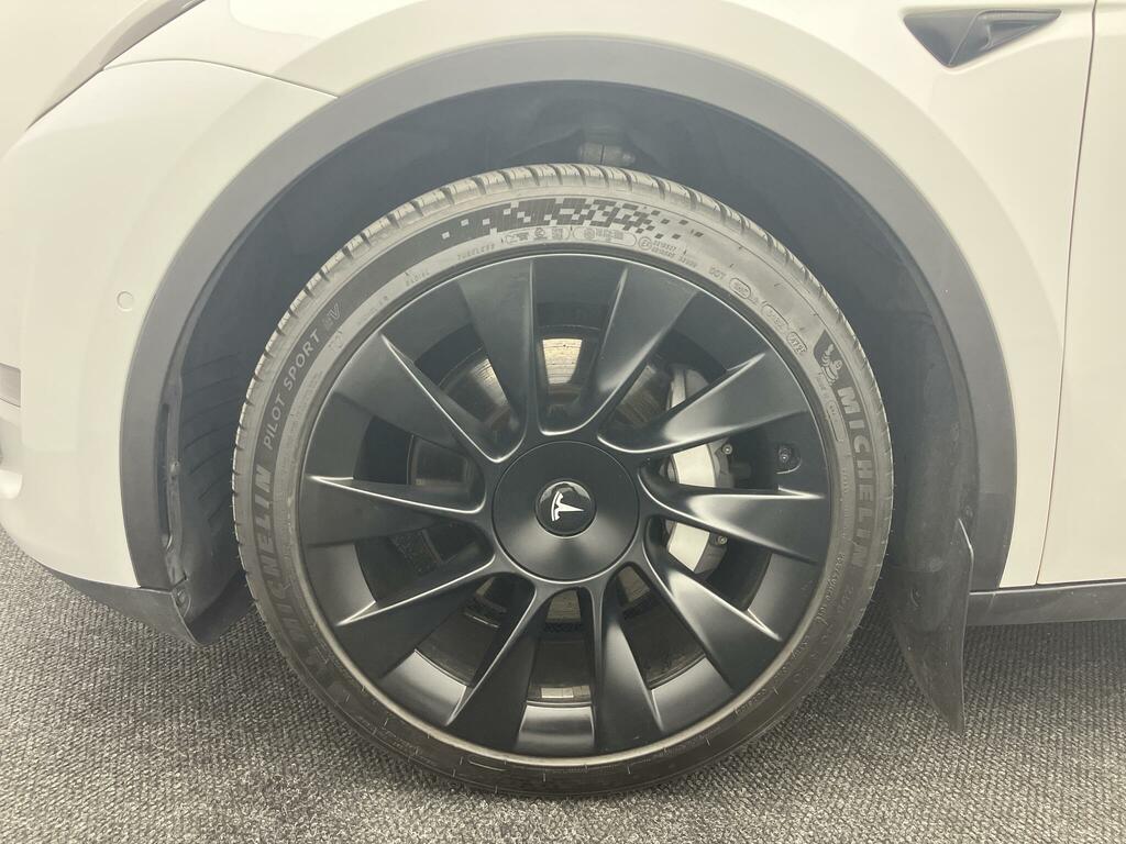 Tesla Model Y Dual Motor Long Range 4Wde White #5