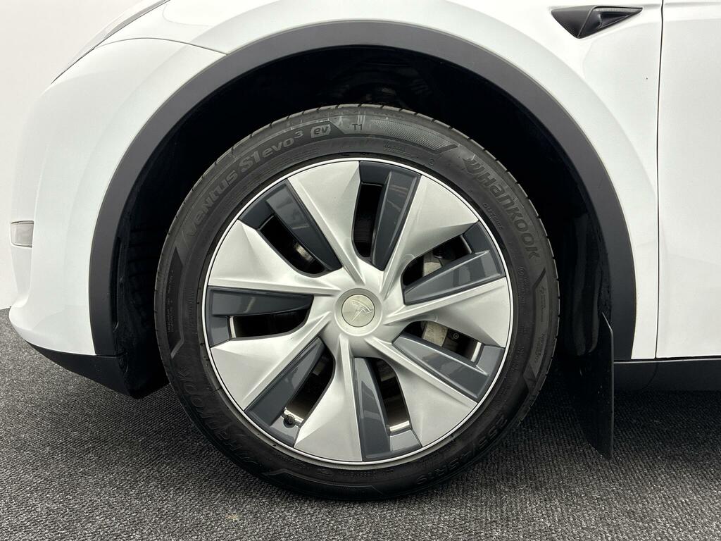 Tesla Model Y Dual Motor Long Range 4Wde White #4