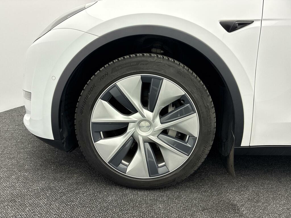 Tesla Model Y Dual Motor Long Range 4Wde White #4