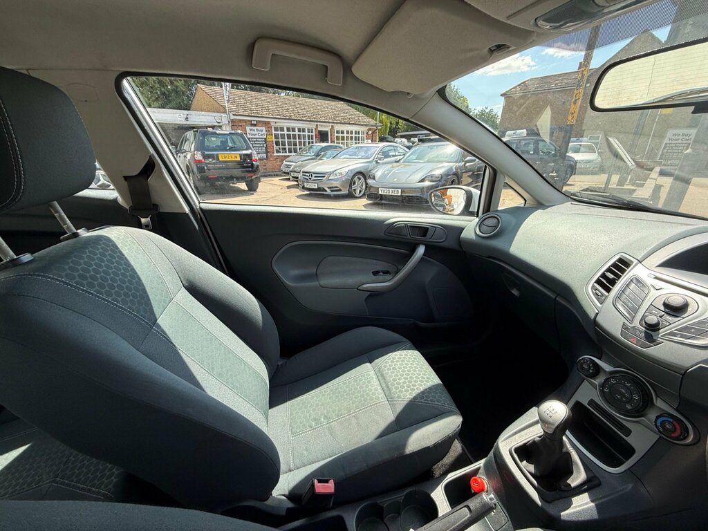 Ford Fiesta 1.25 Zetec Hatchback 129 Gkm, White #22