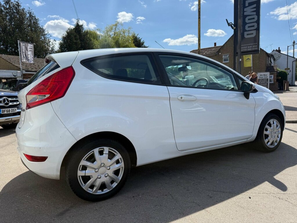 Ford Fiesta 1.25 Edge White #6