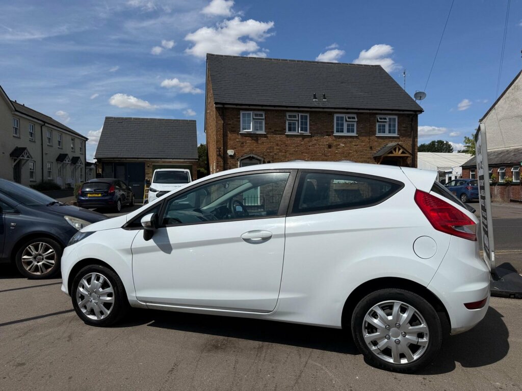 Ford Fiesta 1.25 Zetec Hatchback 129 Gkm, White #13