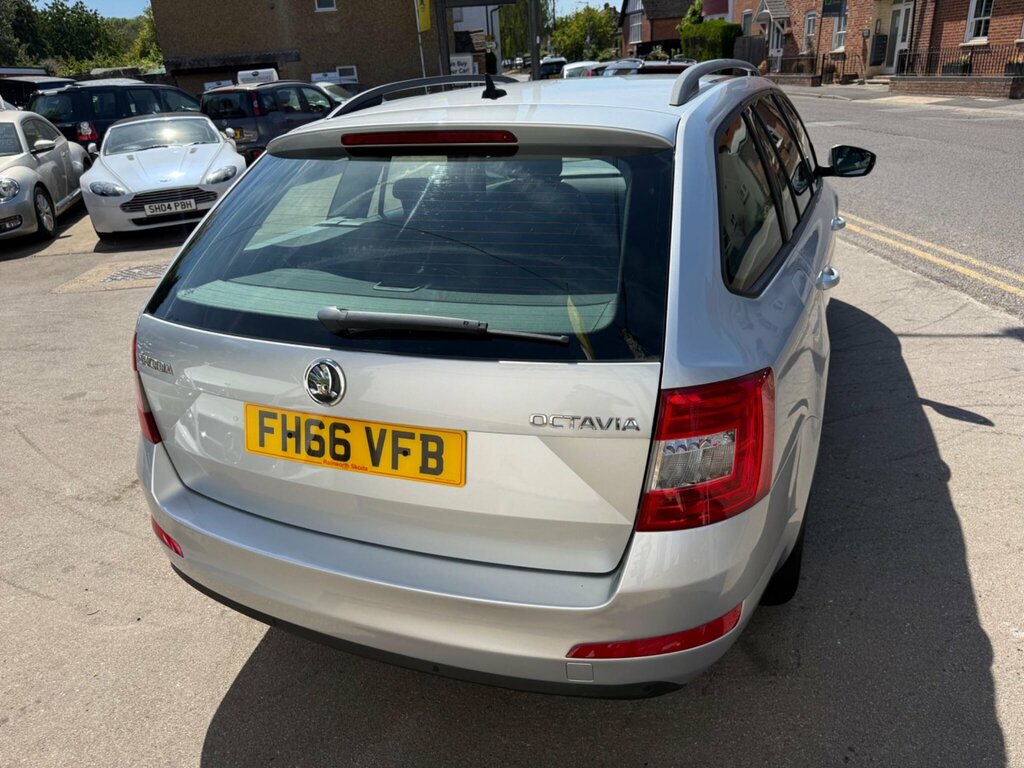Skoda Octavia 2.0 Tdi Scout Dsg 4Wd Euro 6 Ss Red #10