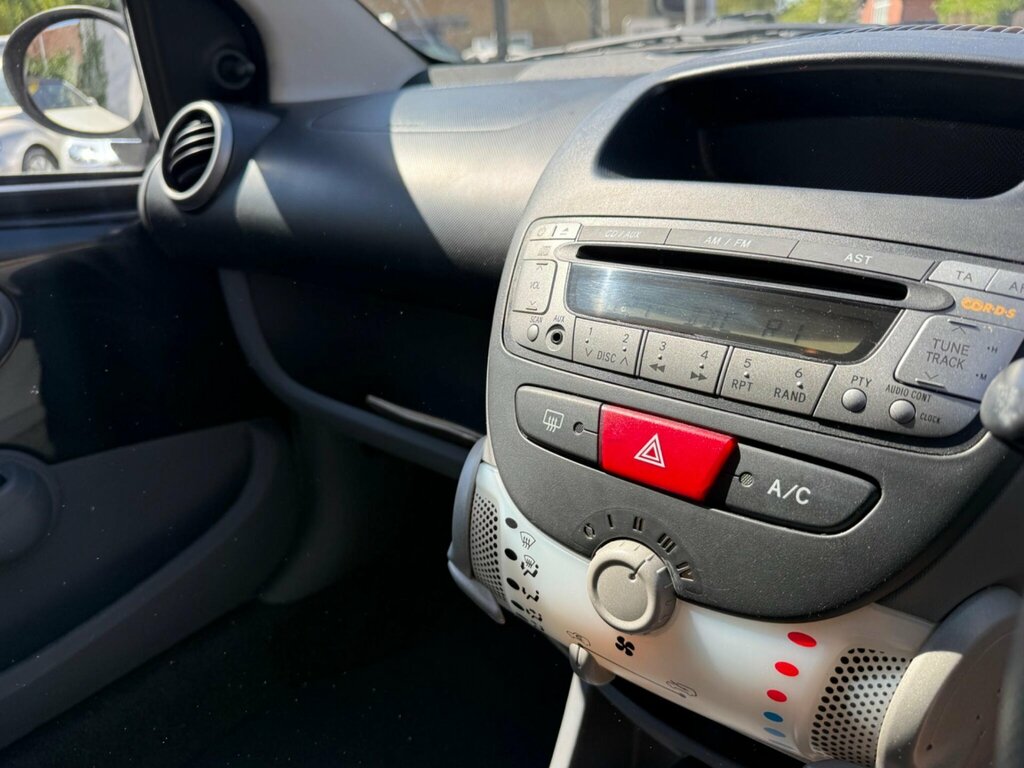 Peugeot 107 1.0 Urban 68 Bhp Silver #18