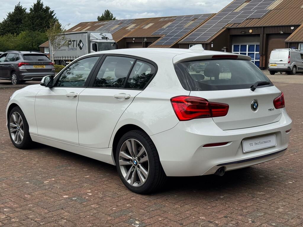 BMW 1 Series Sport White #2